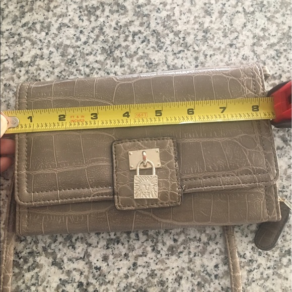 Anne Klein Cross-body handbag - Picture 4 of 5